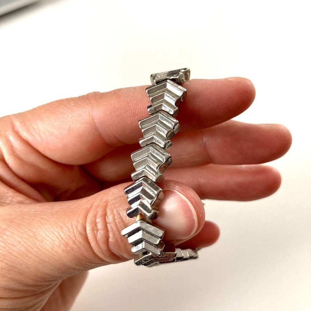 Chevron Stretch Bracelet - Silver